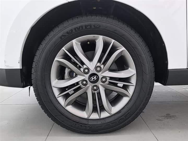 BAIC Hyundaiix 2015 2.0 L AT 2 WD V — фото 17