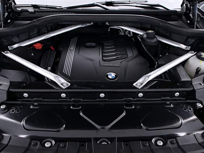 BMW X7 2021 x Drive 40i M — фото 17