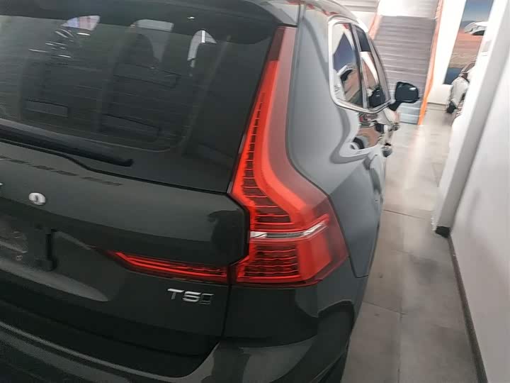 Volvo XC60 2019 T 5 4 WD VI — фото 24