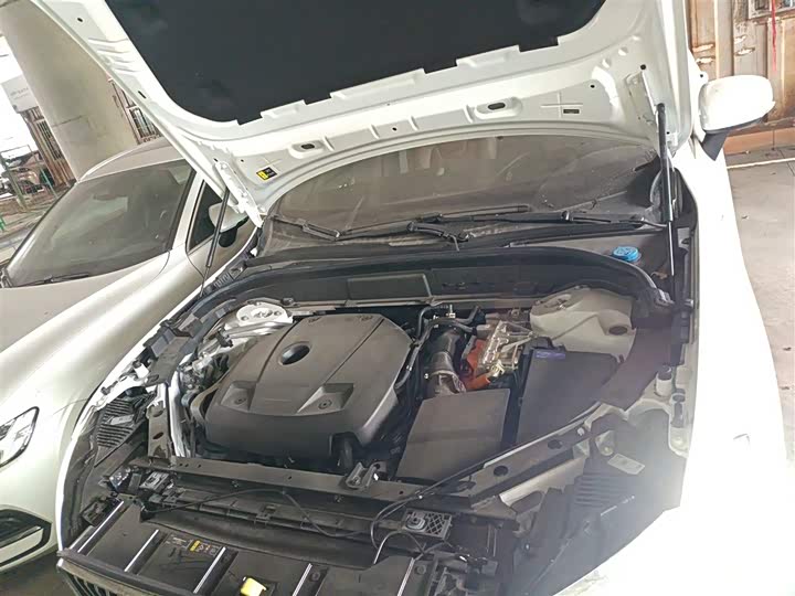 Volvo XC60 Hybrid 2025 Hybrid 4 WD — фото 20