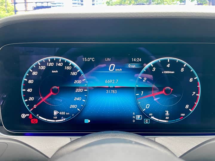 Mercedes-Benz E-Class 2022 E 300 L — фото 19