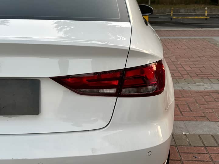 Audi A3 2015 Limousine 35 TFSI MT — фото 8
