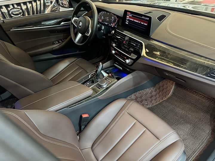 BMW 5 Series 525Li люкс-пакет — фото 11