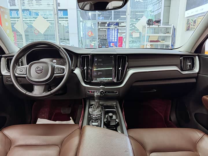Volvo XC60 2019 T 5 4 WD VI — фото 11