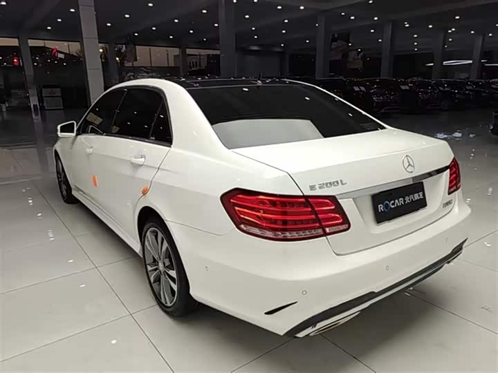 Mercedes-Benz E-Class рестайлинг E 200 L — фото 13
