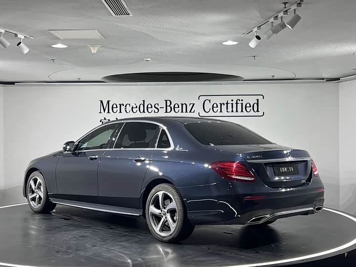 Mercedes-Benz E-Class 2019 E 300 L — фото 3