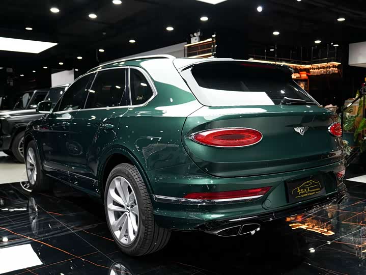 Bentley Bentayga — фото 13