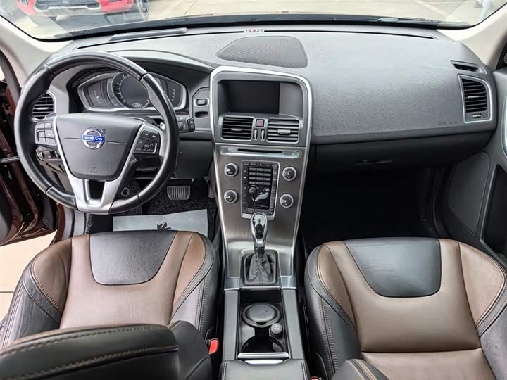 Volvo XC60 2016 T 5 AWD — фото 13