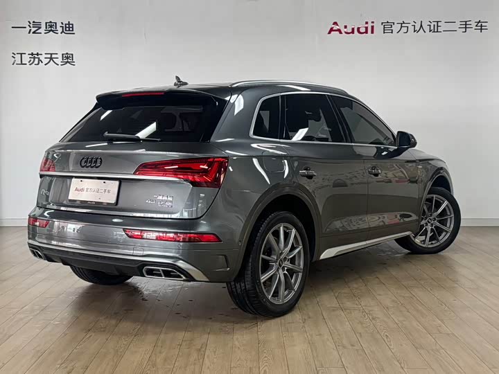 Audi Q5L 2022 40 T — фото 5