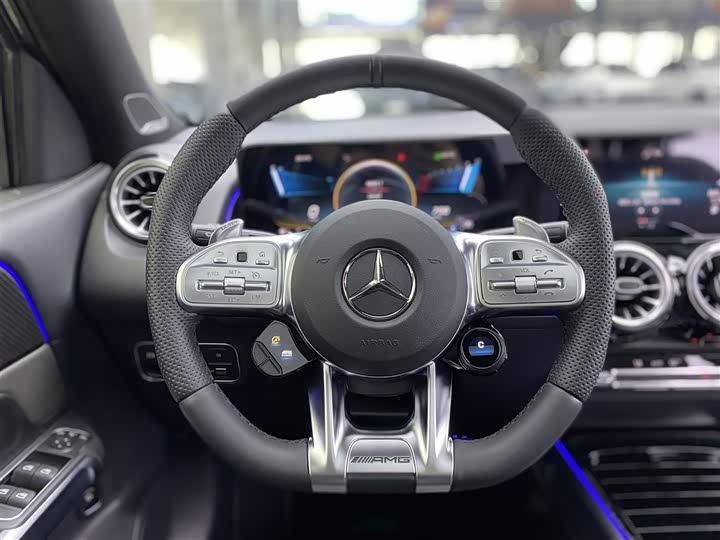 Mercedes-Benz GLB 2022 AMG GLB 35 4 MATIC — фото 5