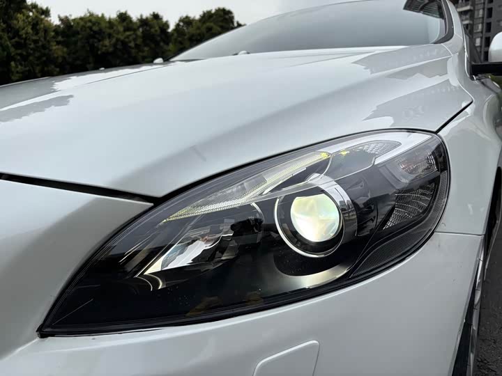 Volvo V40 2016 T 4 — фото 14