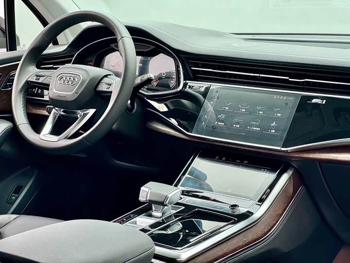Audi Q7 2023 55 TFSI quattro S line Sport — фото 12