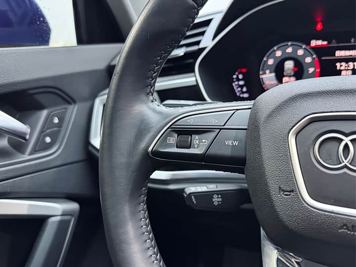 Audi Q3 2019 40 TFSI — фото 21