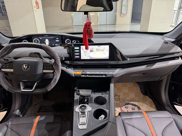 Changan UNI-V 2024 1.5 T Premium — фото 8