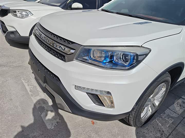 Changan CS75 2017 1.5 T MT — фото 24