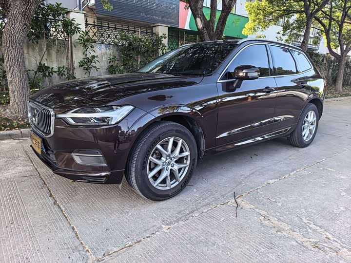 Volvo XC60 2018 T 5 4 WD — фото 3
