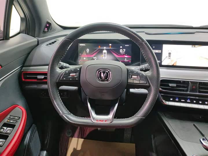 Changan UNI-T 2020 1.5 T Flagship — фото 15