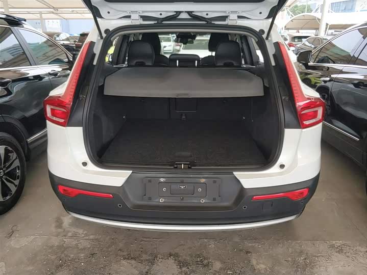 Volvo XC40 2020 T 3 — фото 15