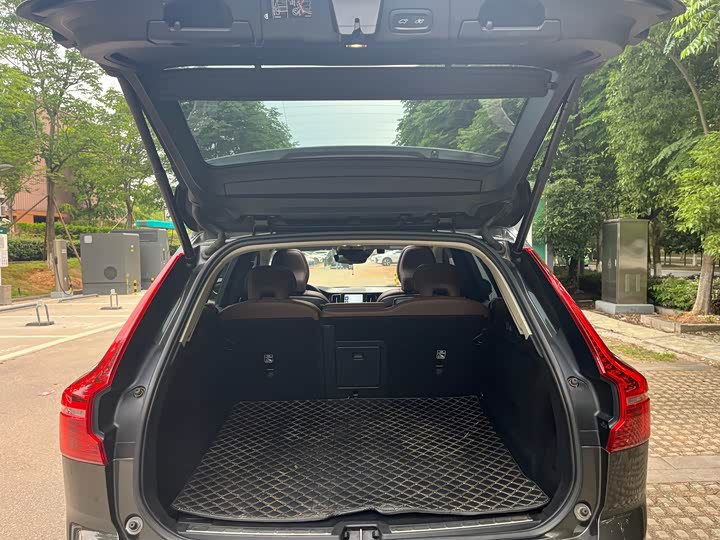 Volvo XC60 2019 T 5 4 WD VI — фото 10