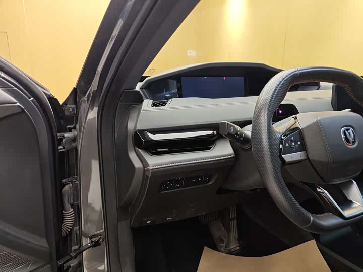 Changan UNI-V 2022 1.5 T — фото 12