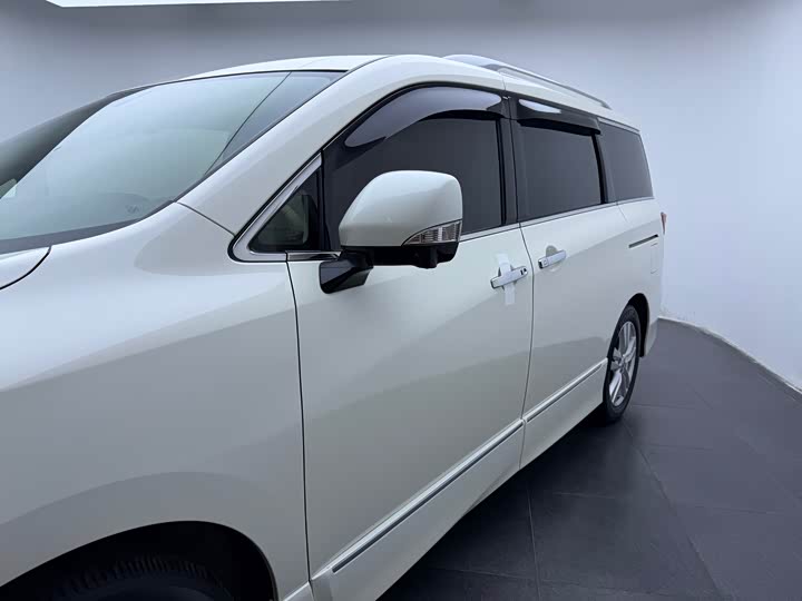 Nissan Quest — фото 32