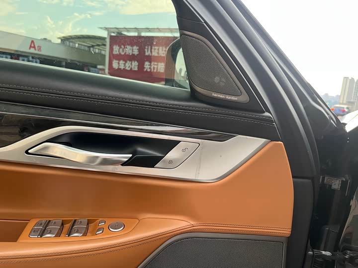 BMW 7 Series 740Li продвинутая — фото 15