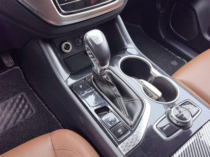 Changan CS95 2017 2.0 T 2 WD — фото 14