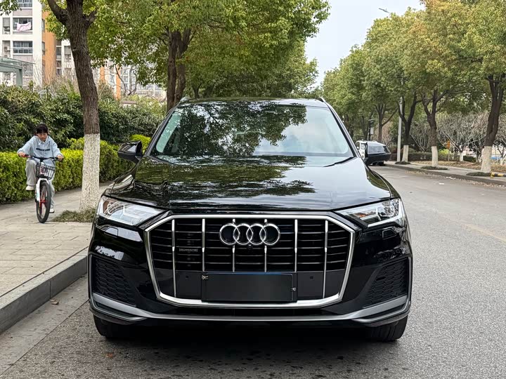 Audi Q7 2023 45 TFSI quattro S line Sport — фото 2