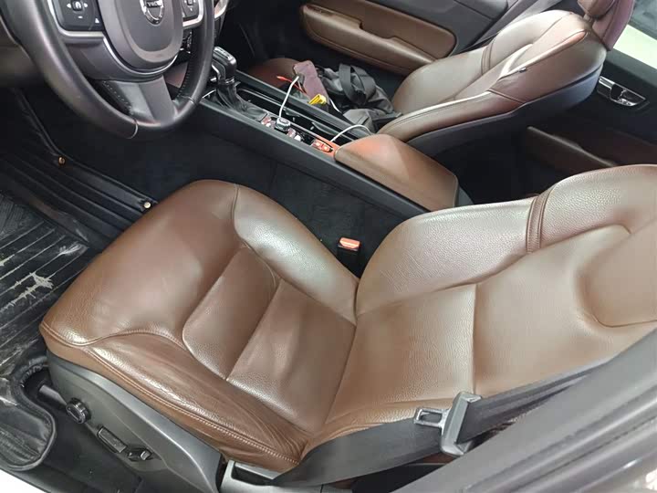 Volvo XC60 2019 T 5 4 WD VI — фото 11