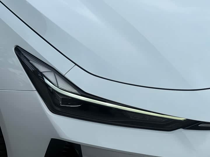 Changan UNI-V 2024 1.5 T Sport — фото 4