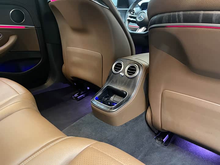 Mercedes-Benz E-Class 2022 E 260 L Sport — фото 12