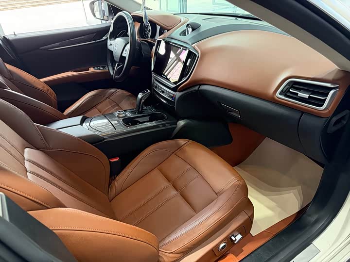 Maserati Ghibli 2021 3.0 T Gran Sport — фото 6