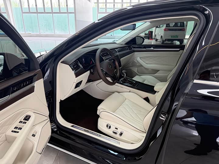 Volkswagen Phideon — фото 4
