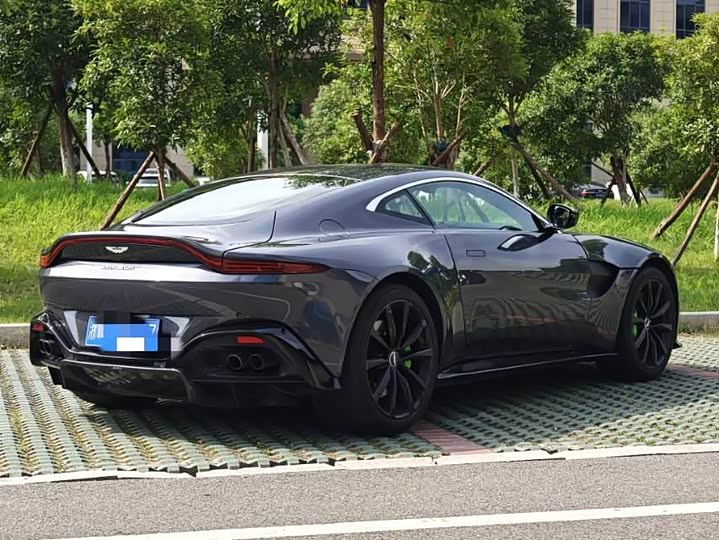 Aston Martin V8 Vantage 2018 4.0 T V 8 Coupe — фото 2