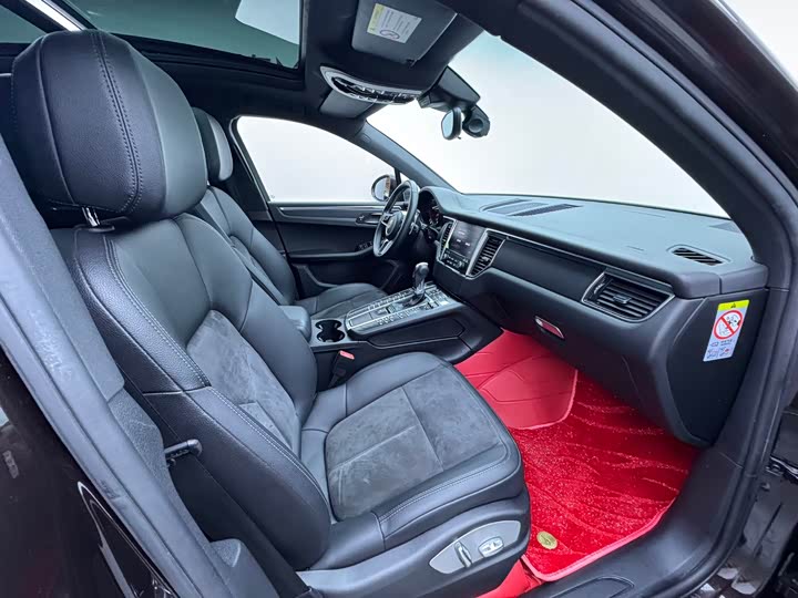 Porsche Macan 2017 Macan 2.0 T — фото 11