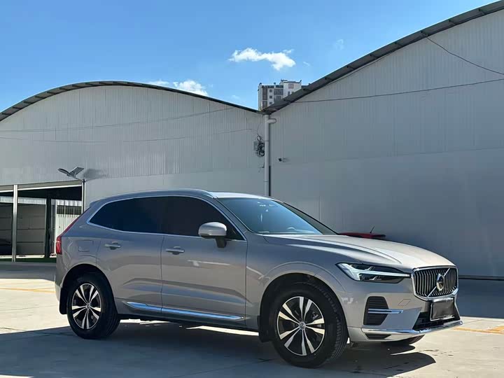 Volvo XC60 2024 B 5 4 WD — фото 3