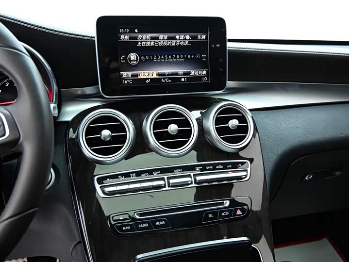 Mercedes-Benz GLC 2019 GLC 260 L 4 MATIC Luxury — фото 17