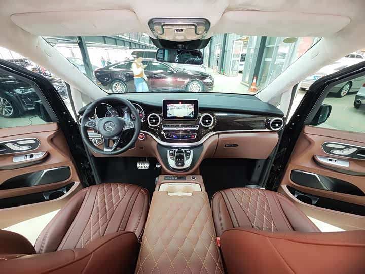 Mercedes-Benz V-Class 2018 V 260 L VI — фото 4