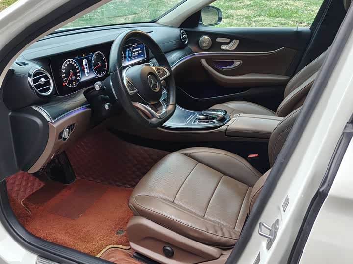 Mercedes-Benz E-Class 2018 E 300 L — фото 11