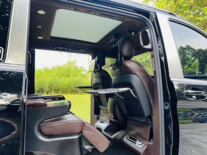 Mercedes-Benz V-Class 2018 V 260 L VI — фото 25