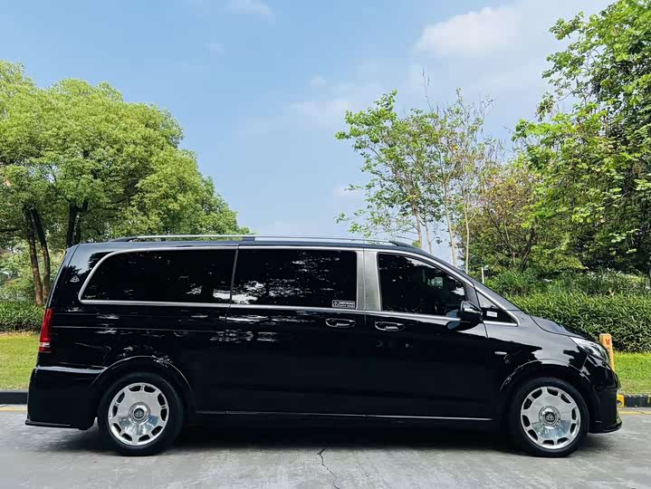 Mercedes-Benz V-Class 2018 V 260 L VI — фото 7