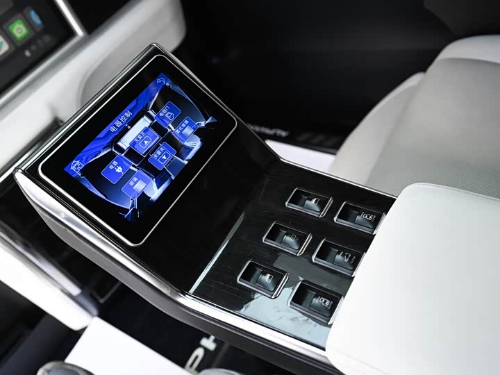 Toyota Alphard — фото 15