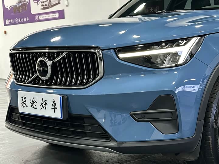 Volvo XC40 2023 B 3 — фото 4