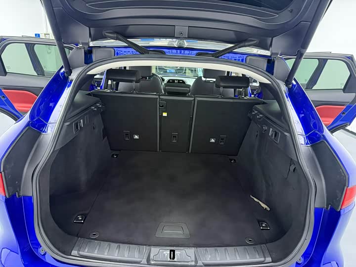 Jaguar F-PACE 2018 2.0 T 4 WDR-Sport — фото 6
