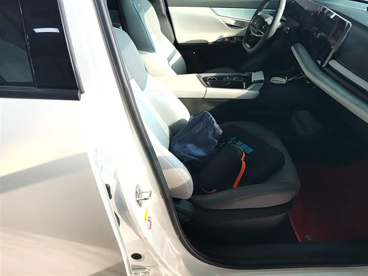 Changan UNI-T 2023 1.5 T Premium — фото 25