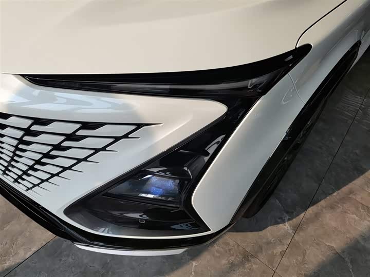 Changan UNI-T 2023 1.5 T Premium — фото 24