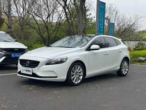 Volvo V40 2015 1.6 T — фото 18