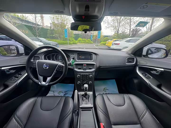 Volvo V40 2015 1.6 T — фото 10