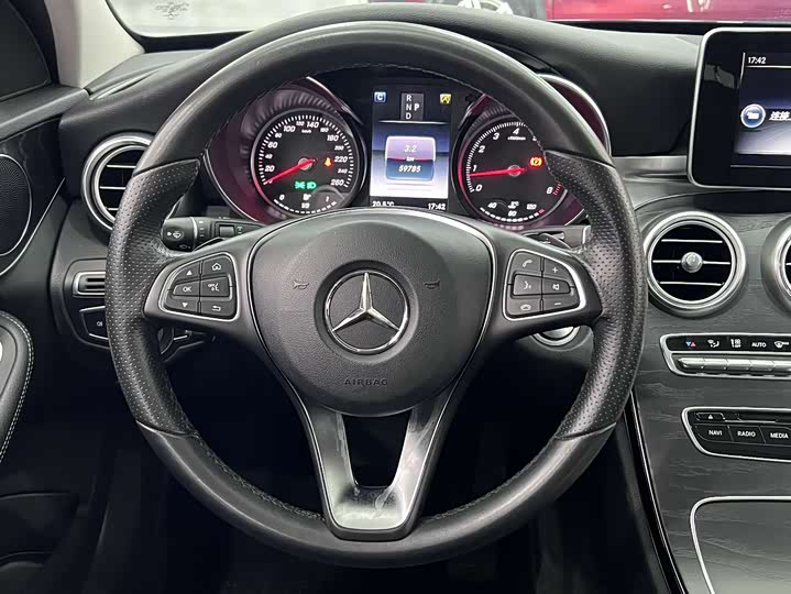Mercedes-Benz C-Class 2018 C 180 — фото 17