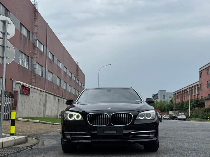 BMW 7 Series 730Li — фото 2